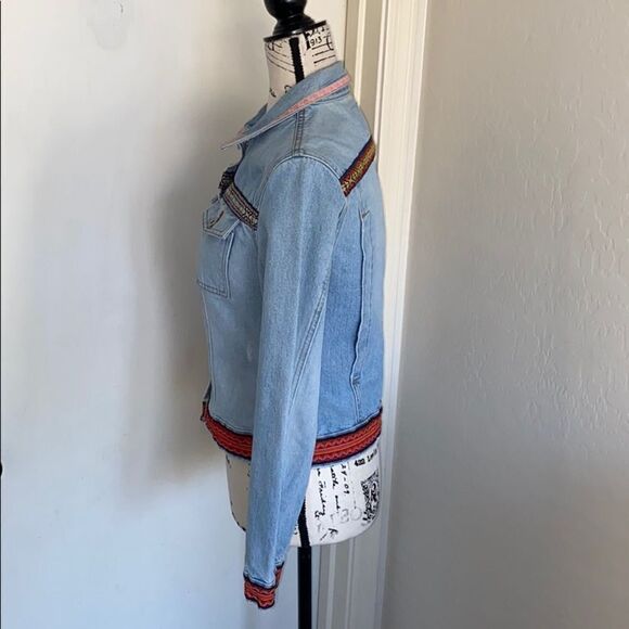 Vintage Guess Blue Boho Embroidered Distressed Denim Jacket Festival Con… - Picture 2 of 16